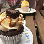 Crumbs Cupcakery