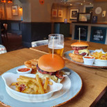 Gordon Arms