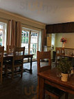 Fox Hounds Inn