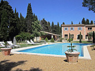 Le Clos Des Cypres