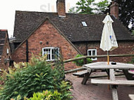 Dog Inn And Davenport Arms