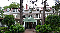 Pine Crest Inn