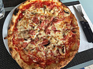 Red's Pizza