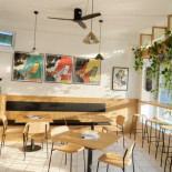 Willi's Hamburg Sandwiches, Cafe