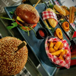 Luxx Bar And Pizzaria