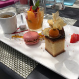 Club De Plage Les Dauphins, Le Club Restaubar