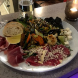 Restaurant Salut Bar Grill