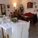 Mayas Café  Bistro
