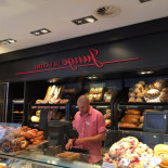 Junge Die Bäckerei.