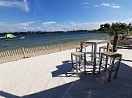 Dvbeach Bar Lounge Et Restaurant