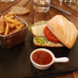 L'assiette Au Bord De L'eau