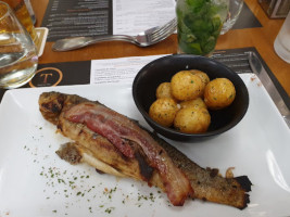 La Taverne, Table De Caractère