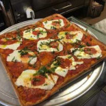 D T Pizza