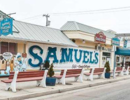 Samuels Pancake House Fudge And Candy Cottage