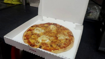 Chicken-pizza-drive