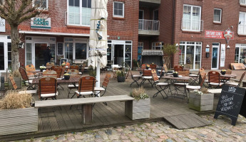 Café At The Harbor