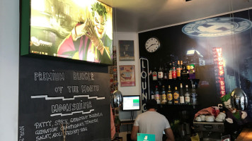 Heroes Burgers
