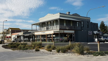 Henley Beach Hotel