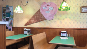 Olson's Ice Cream Parlor-Deli