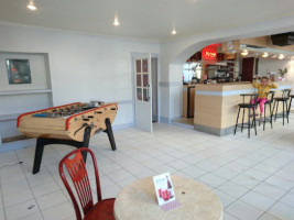 Le Café Des Arts