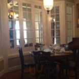 Yianni's