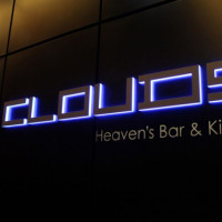 clouds - Heaven´s Bar & Kitchen