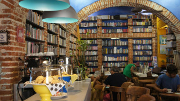 Abaco Libros y Cafe