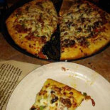 Unhinged Pizza
