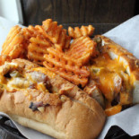 Maggie's Sports And Cafe