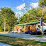 Fox's Pizza Den