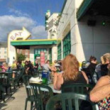QUAKER STEAK & LUBE