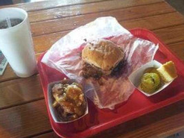 Coach's -b-que