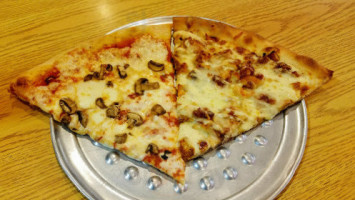 Carlo's Gourmet Pizza And Pasta