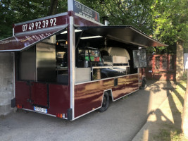 Pizza Delicieuse Camion Pizza Four à Bois Oullins