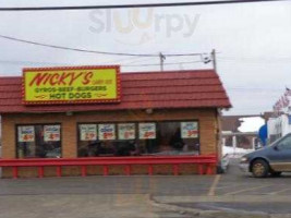 Nicky's Carryout