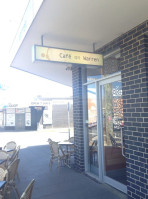 Cafe on Warren