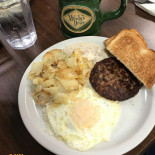 Mindy's Dover Station