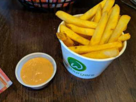 Wahlburgers