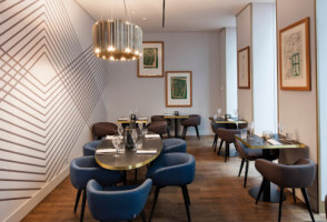 Restaurant & Bar