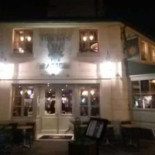 Helio's Pub