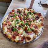 Round Table Pizza