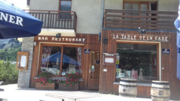 La Table De La Fare