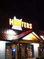 Hooters