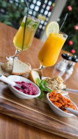 2 Cuz Cafe