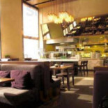 OneUP Restaurant & Lounge