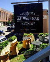 Jj's Wine