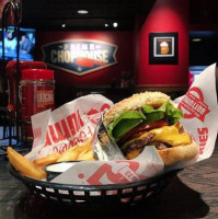 Red Robin Gourmet Burgers And Brews