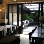 Le 21 - Cafe Restaurant