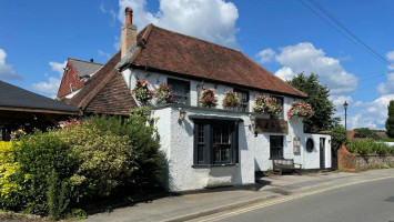 The Fox And Hounds