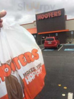 Hooters